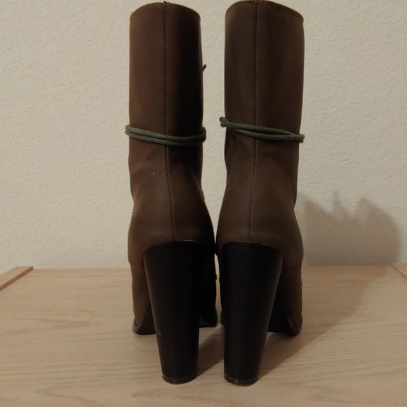 Stacked heel Boots - Picture 3 of 4